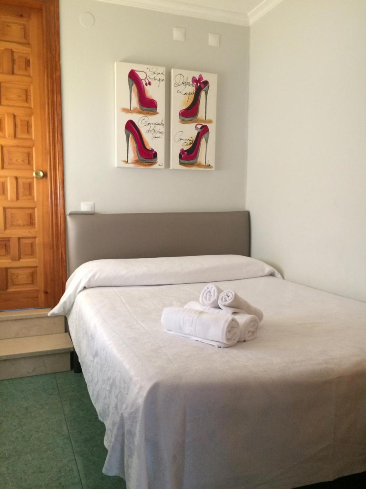 Hostal Acemar Marbella Exterior photo